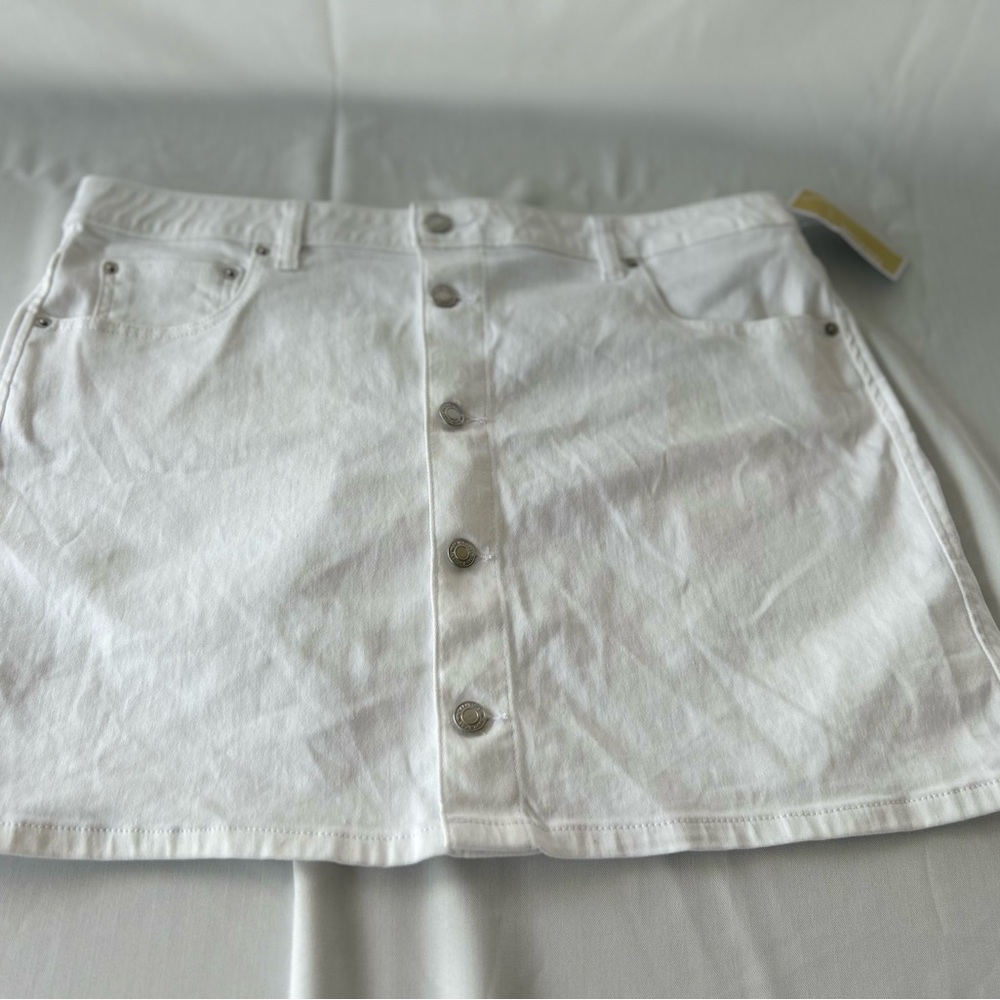 Woman mini skirt